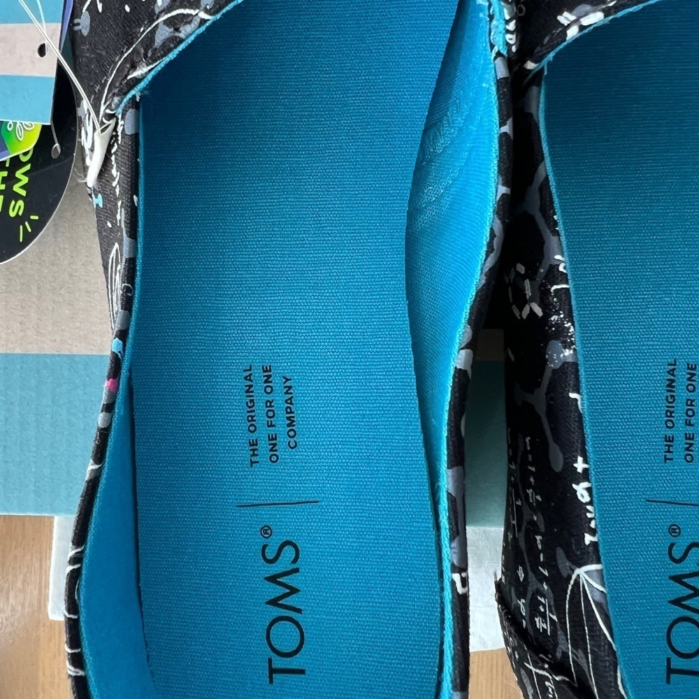 TOMS Limited Edition Black Science Glow In The Dark Print CloudBound Classics - Picture 12 of 14